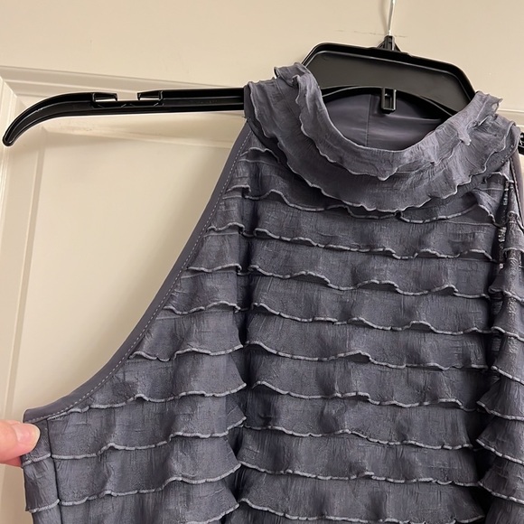 Ladies tank blouse - Picture 2 of 4